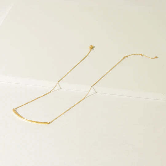 Curved Bar Charm Short Necklace