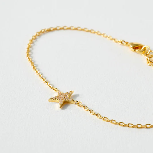 Cubic Zirconia Star Charm Bracelet in Gold Close Up