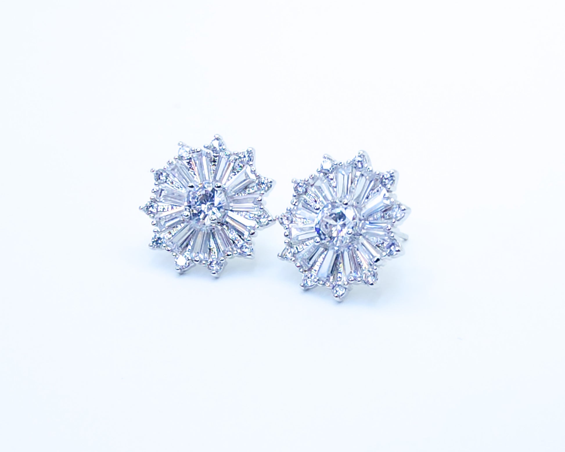 Ultimate Snow Flake Earring