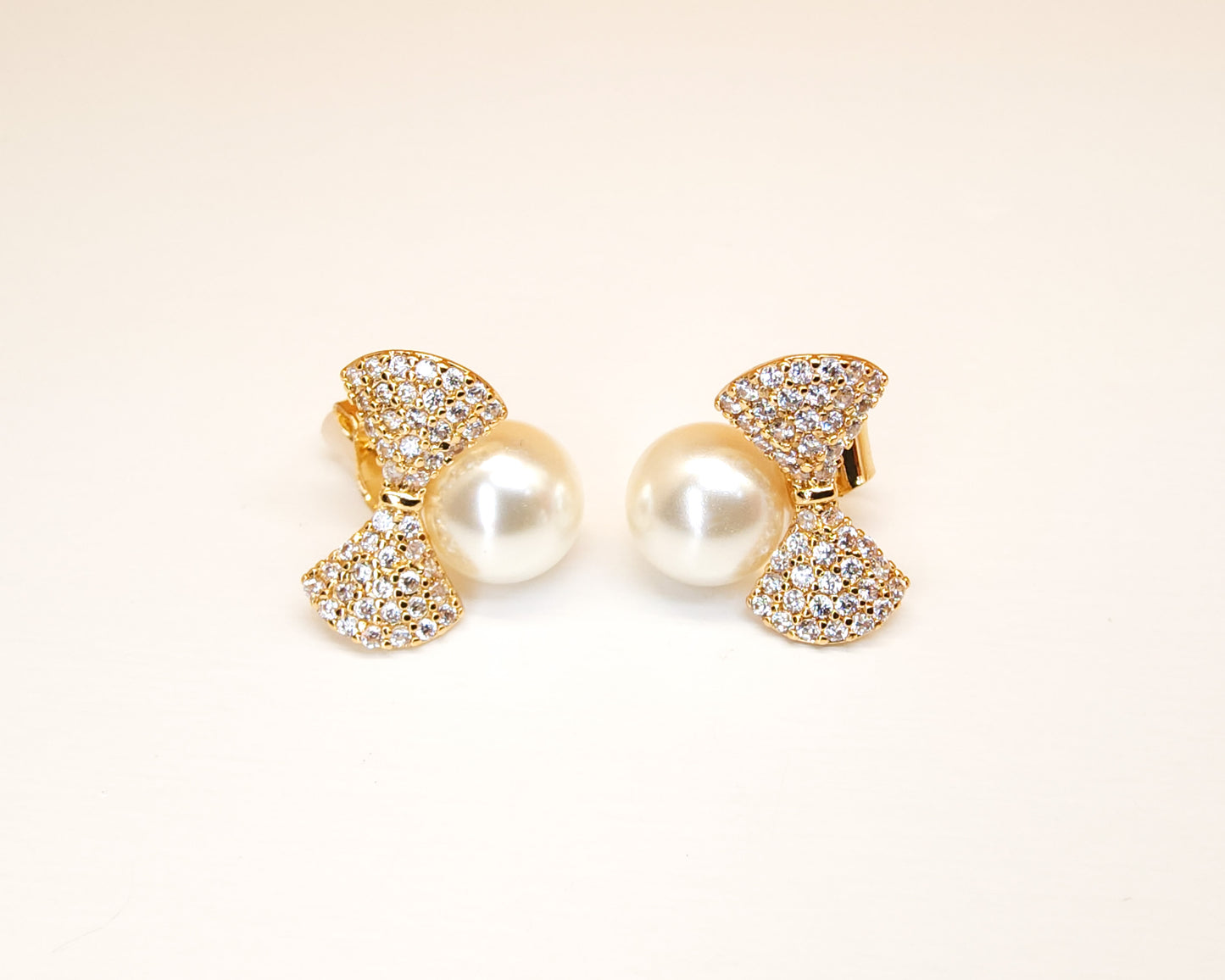 Pearl Bowtie Earring