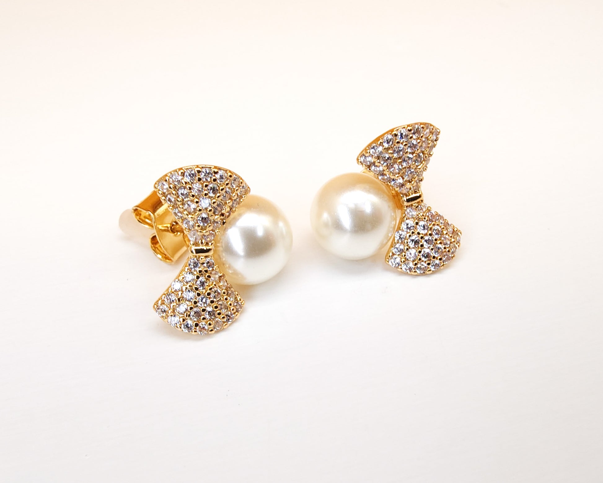 Pearl Bowtie Earring