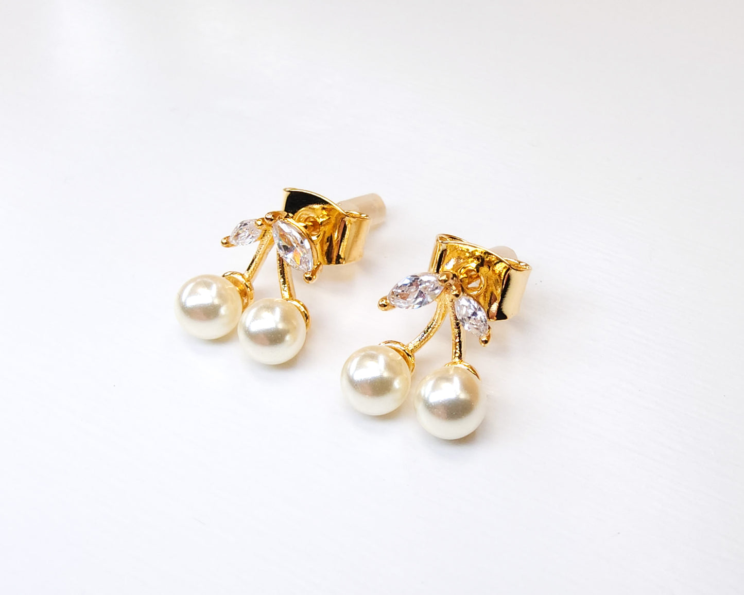 Pearl Cherry Earring