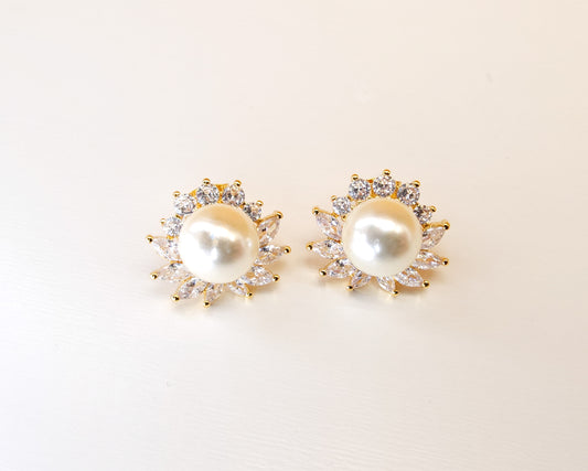 Pearl Flower Earring