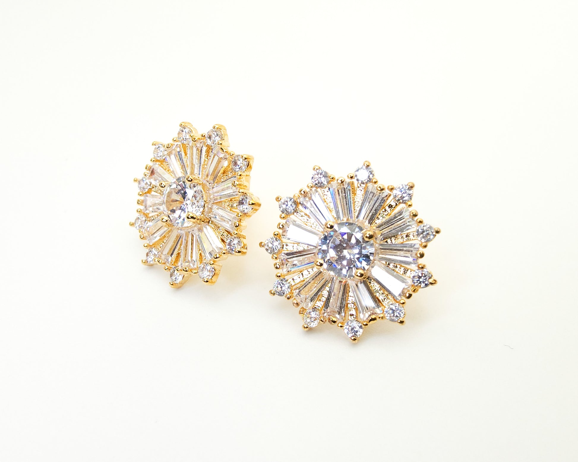 Ultimate Snow Flake Earring