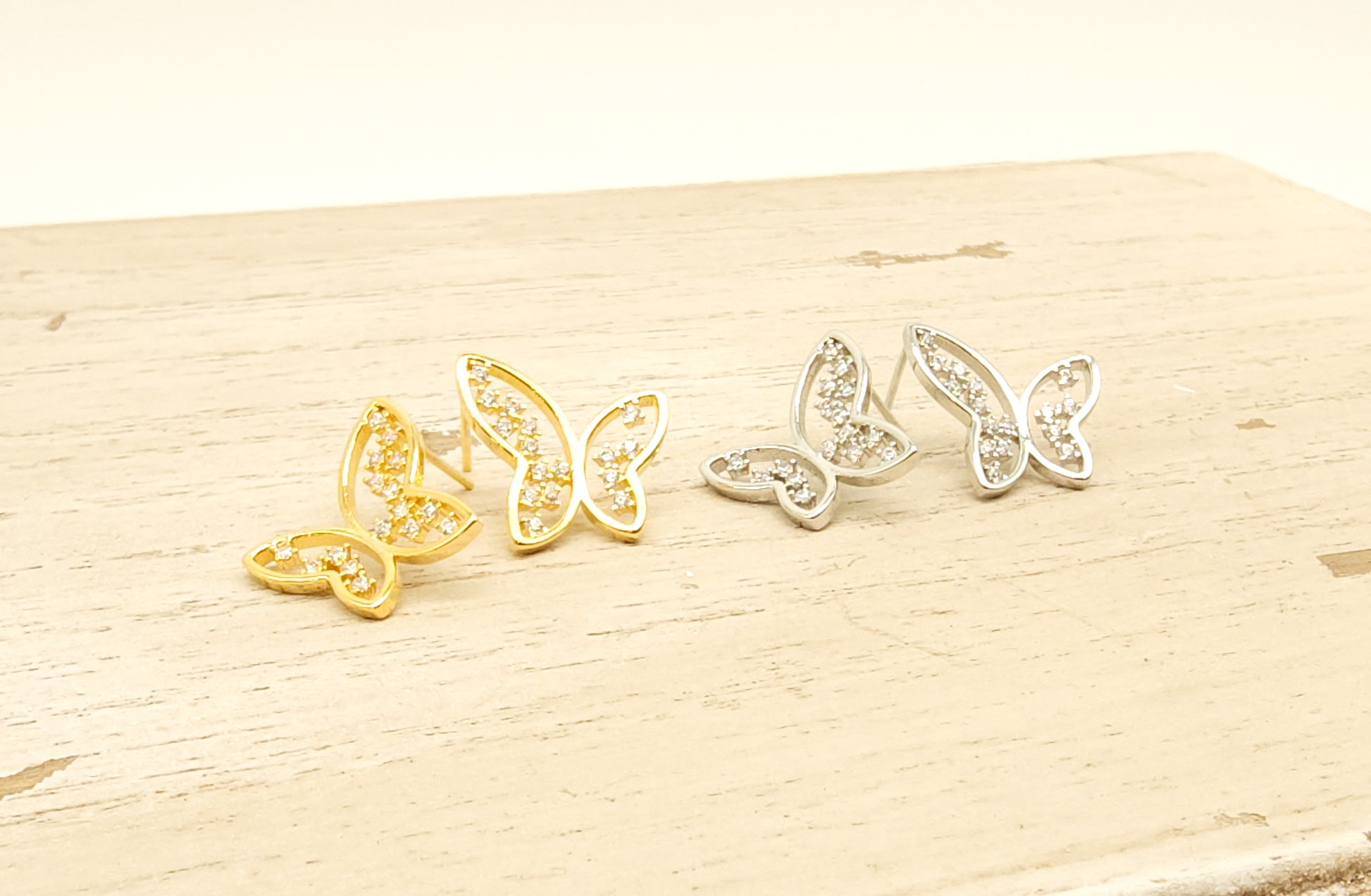 Dreamy Butterfly Earring